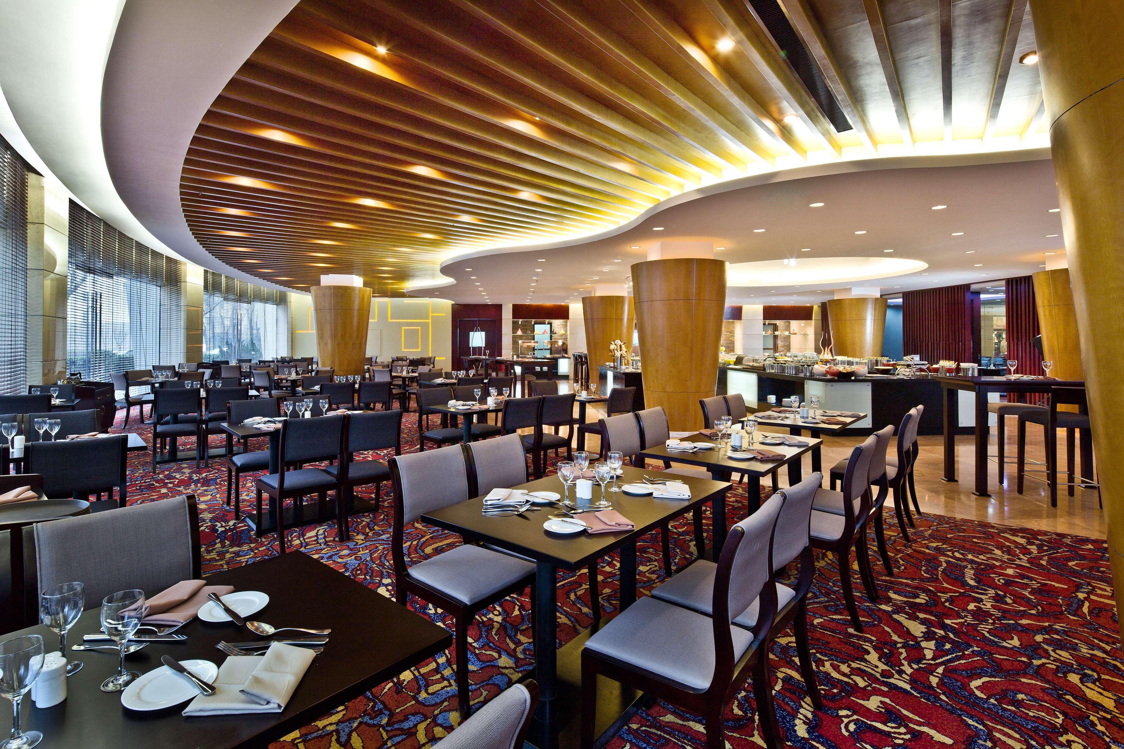 Hotel Park Plaza Beijing Science Park Restaurant photo